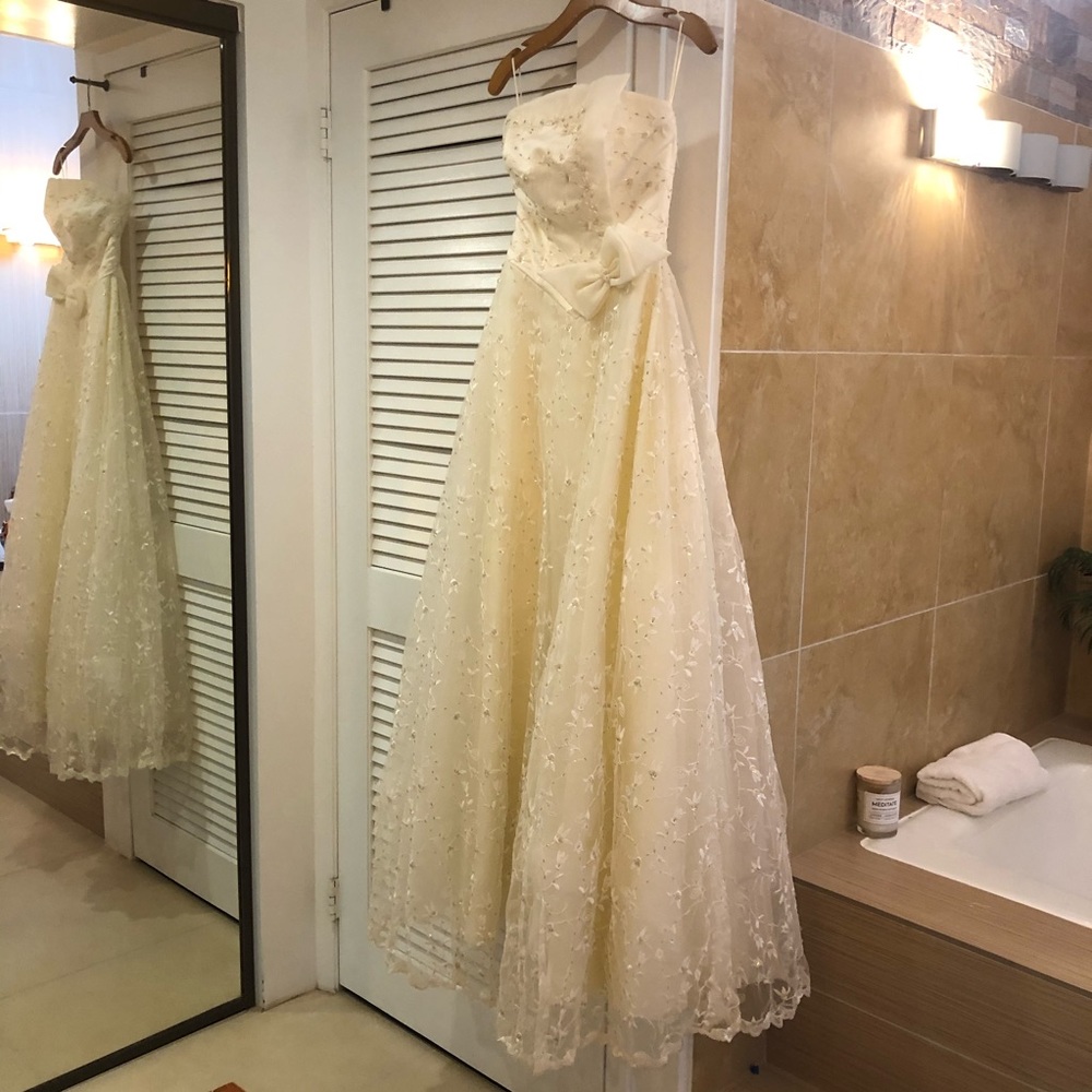 Wedding dress